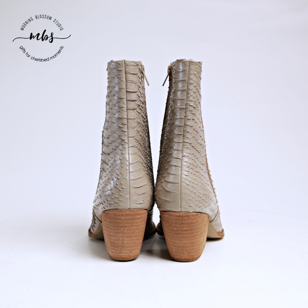 NIB Matisse Caty Leather Block Heel Snake Booties Ivory Women 8.5 - Picture 5 of 16